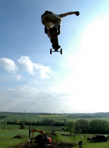 bugsdropjo21 Joe Dickson doing the drop on a busy day at Bugsboarding.